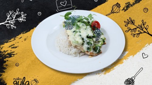 Brokkolival és sajttal grillezett csirkemell
